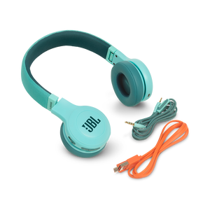 JBL E45BT - Teal - Wireless on-ear headphones - Detailshot 4