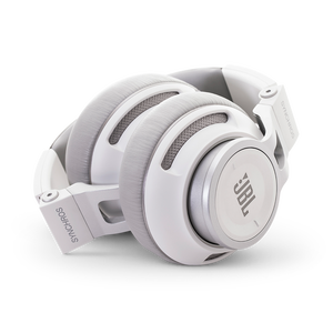 Synchros S500 - White - Powered Over-Ear Headphones with LiveStage - Detailshot 2