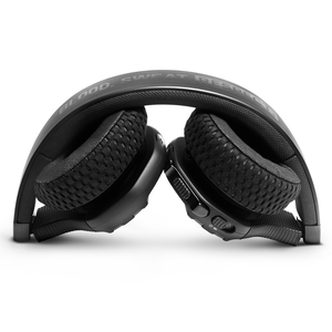 UA Sport Wireless Train Project Rock – Engineered by JBL - Black Matte - On-ear sport Headphones - Detailshot 2