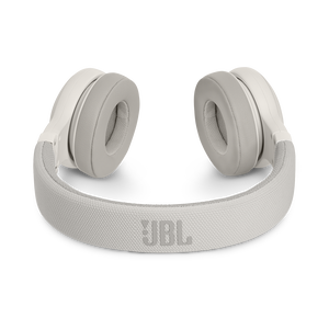 JBL E45BT - White - Wireless on-ear headphones - Detailshot 3