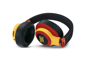 JBL E65BTNC - Black / Red - Wireless over-ear noise-cancelling headphones - Detailshot 2