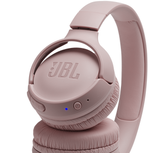 JBL Tune 560BT - Pink - Wireless on-ear headphones - Detailshot 3